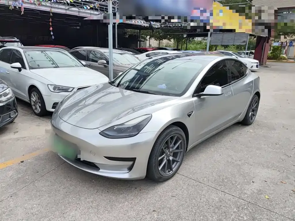Tesla Model 3 — фото 1