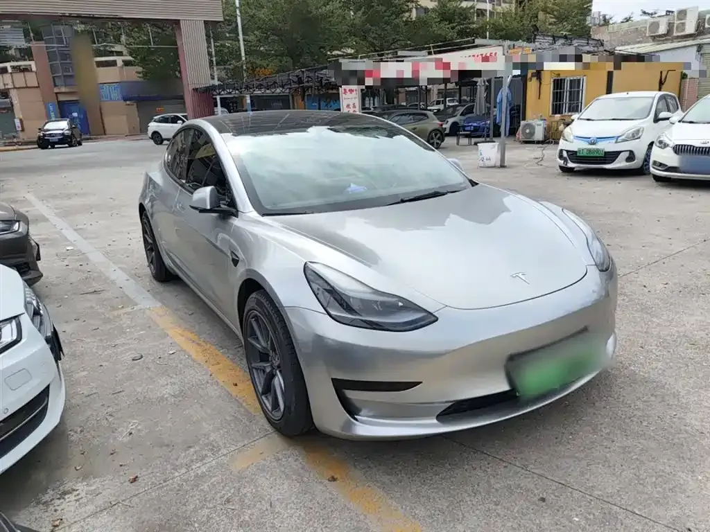 Tesla Model 3 — фото 4