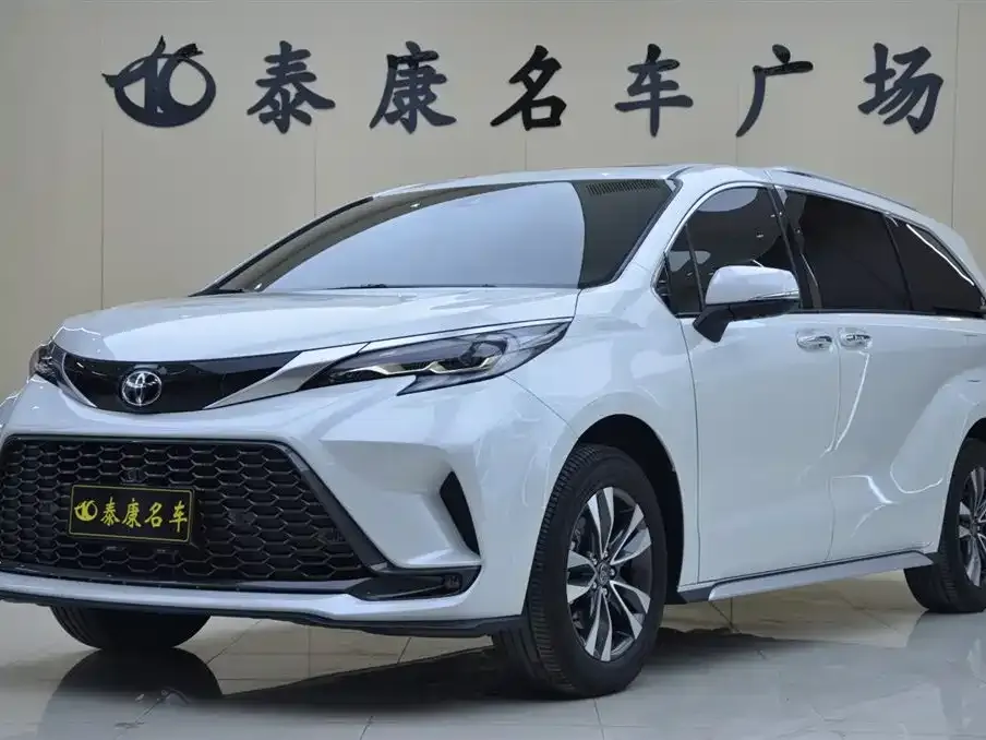 Toyota Granvia — фото 1