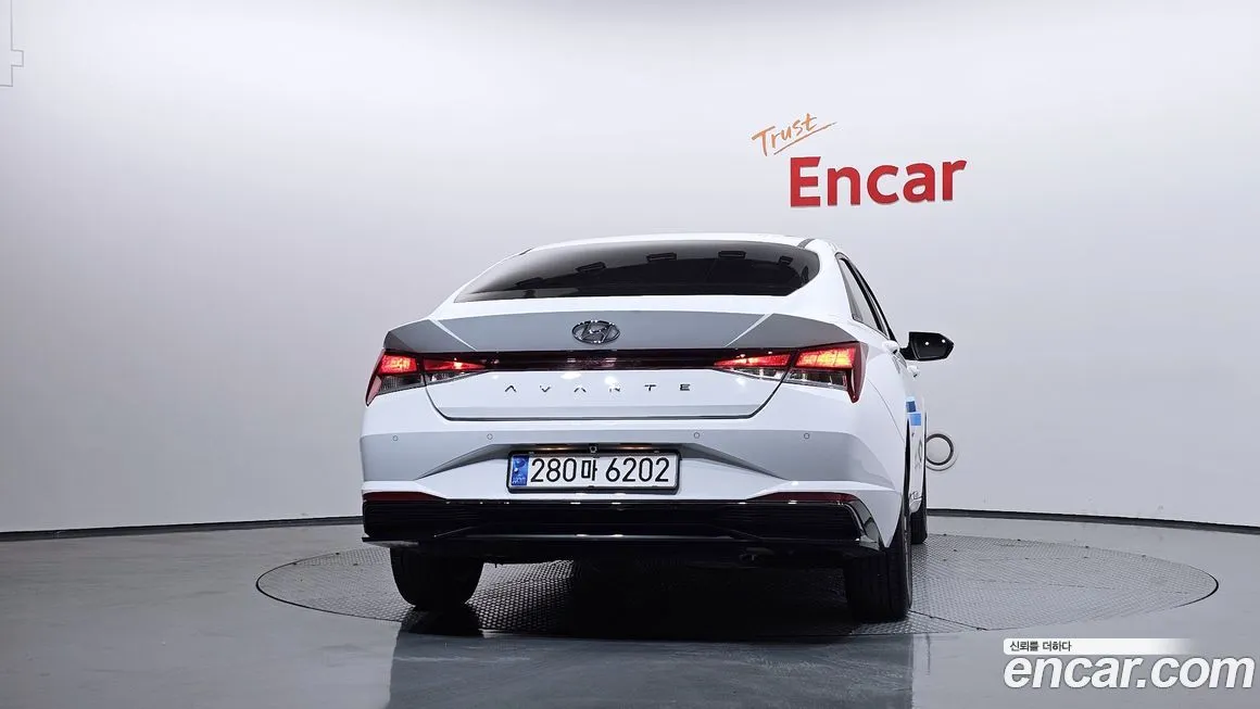 Hyundai AVANTE — фото 4