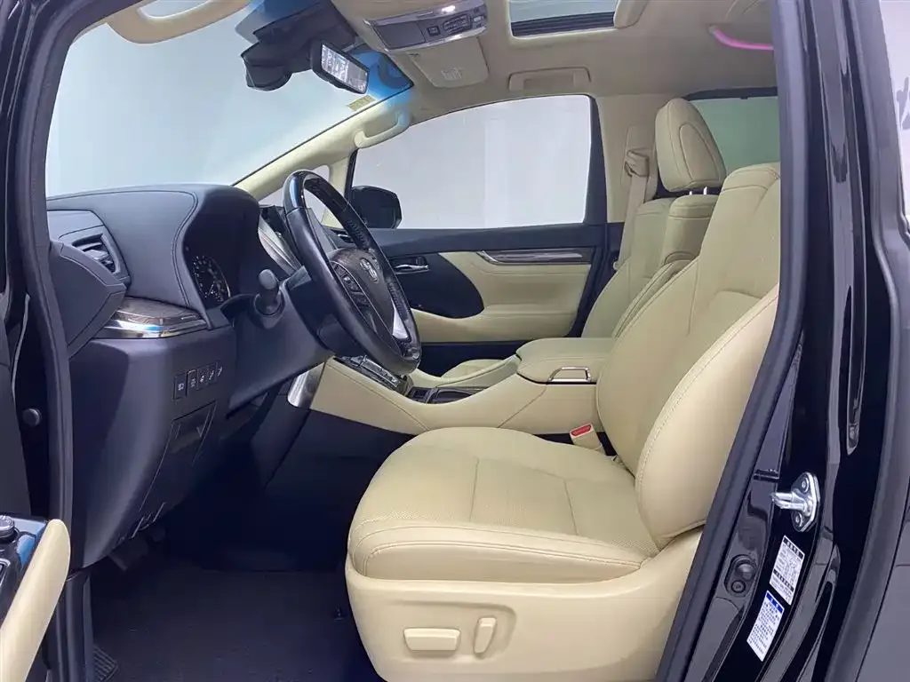 Toyota Vellfire — фото 10