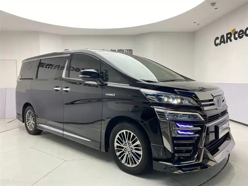 Toyota Vellfire — фото 3