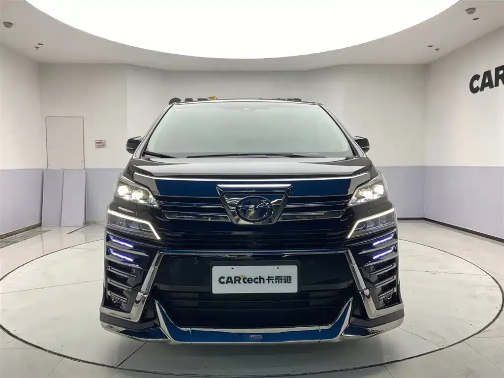 Toyota Vellfire — фото 4