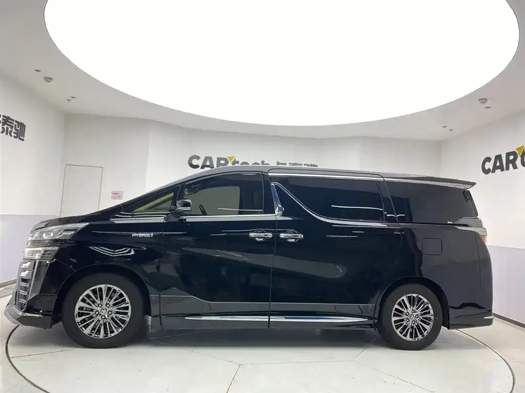 Toyota Vellfire — фото 5