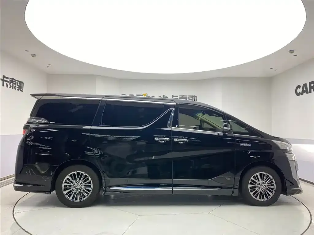 Toyota Vellfire — фото 6