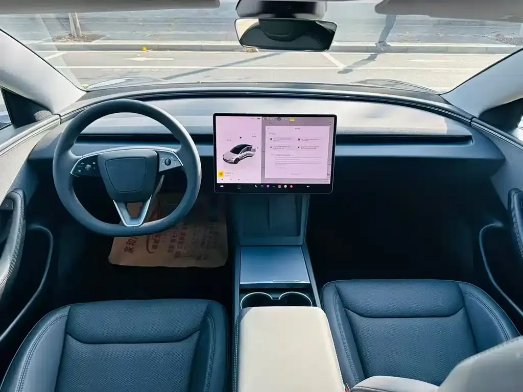 Tesla Model 3 — фото 5