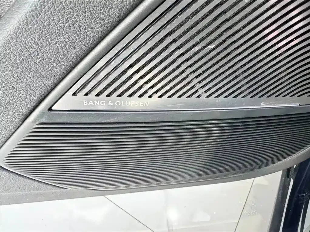 Audi SQ7 — фото 10