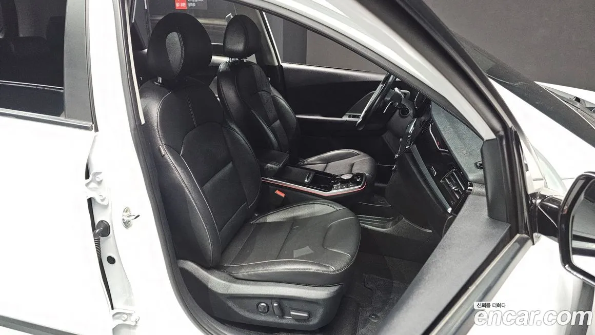 Kia Niro — фото 10