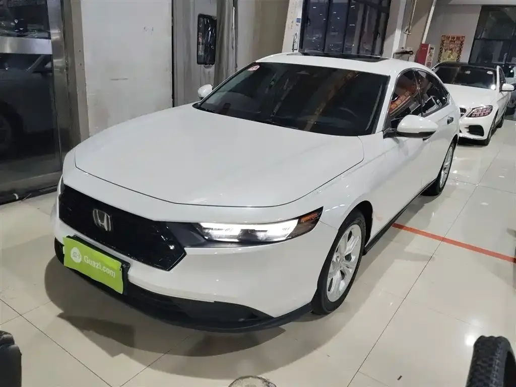 Honda Accord — фото 1