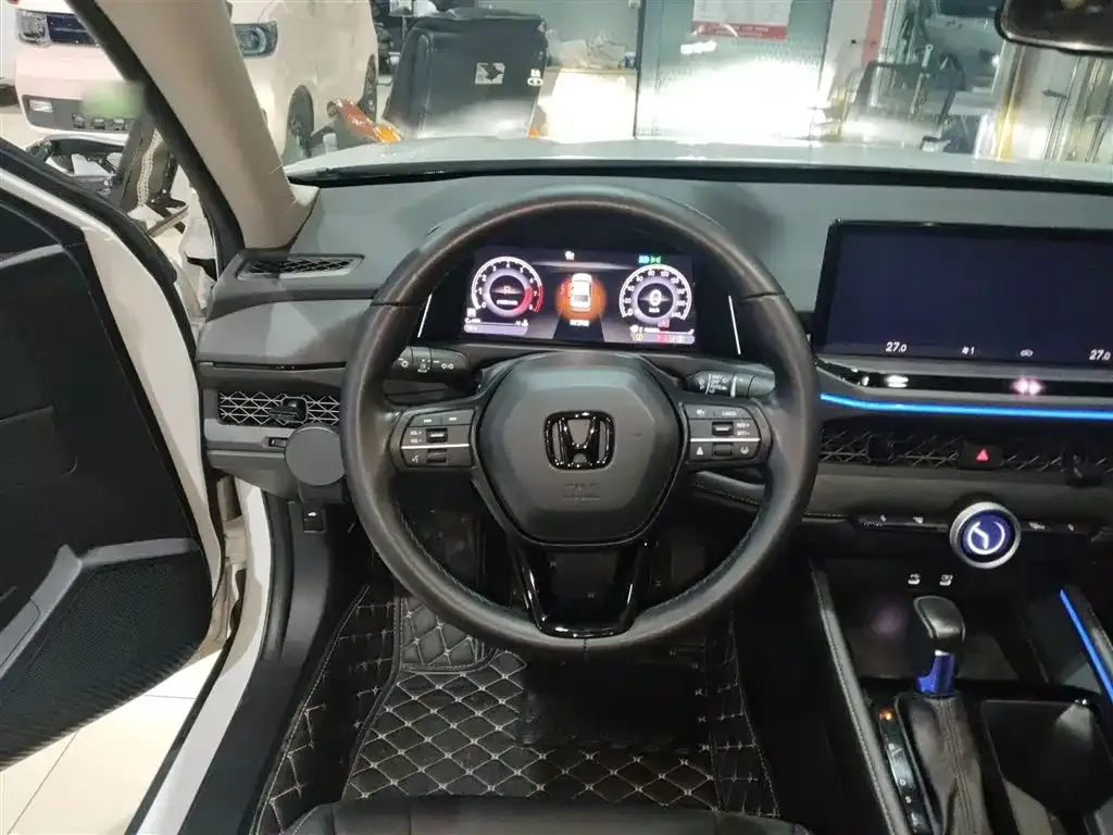 Honda Accord — фото 10