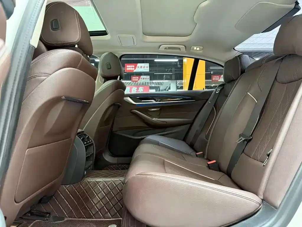 BMW 5 Series New Energy — фото 6