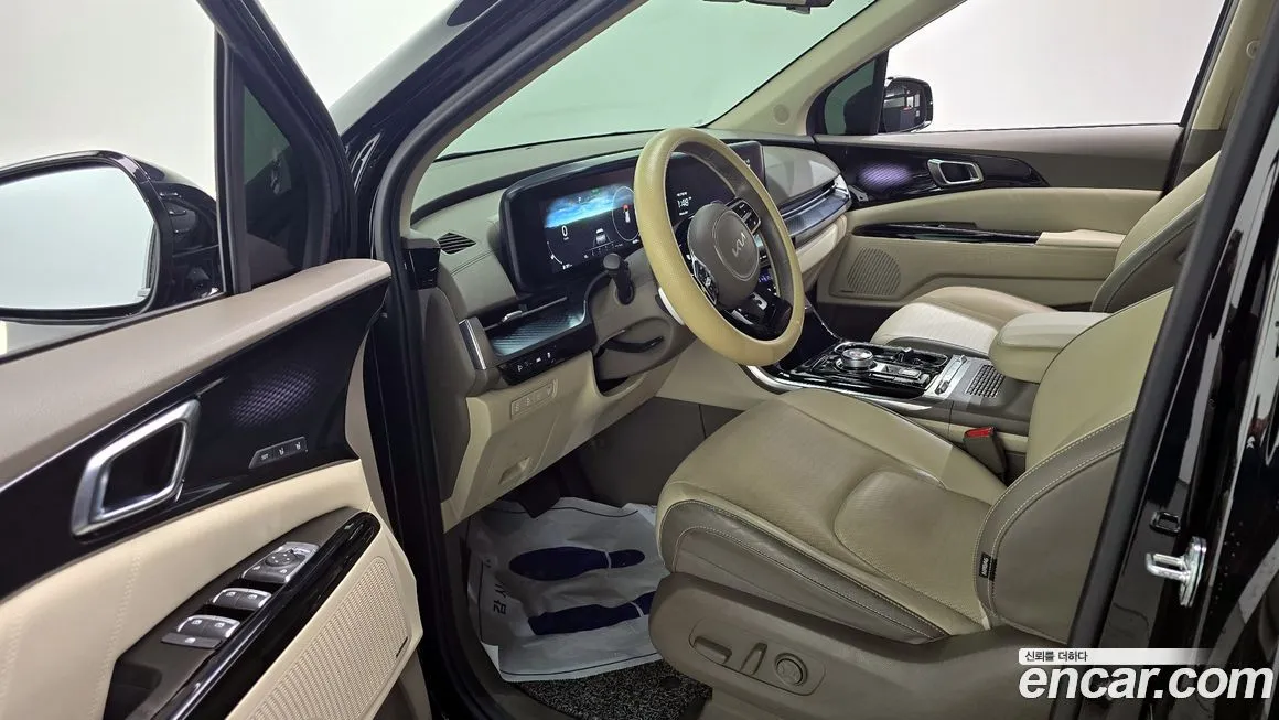 Kia Carnival — фото 10