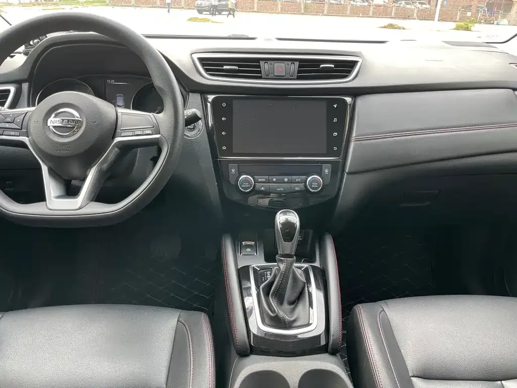 Nissan Qashqai — фото 10