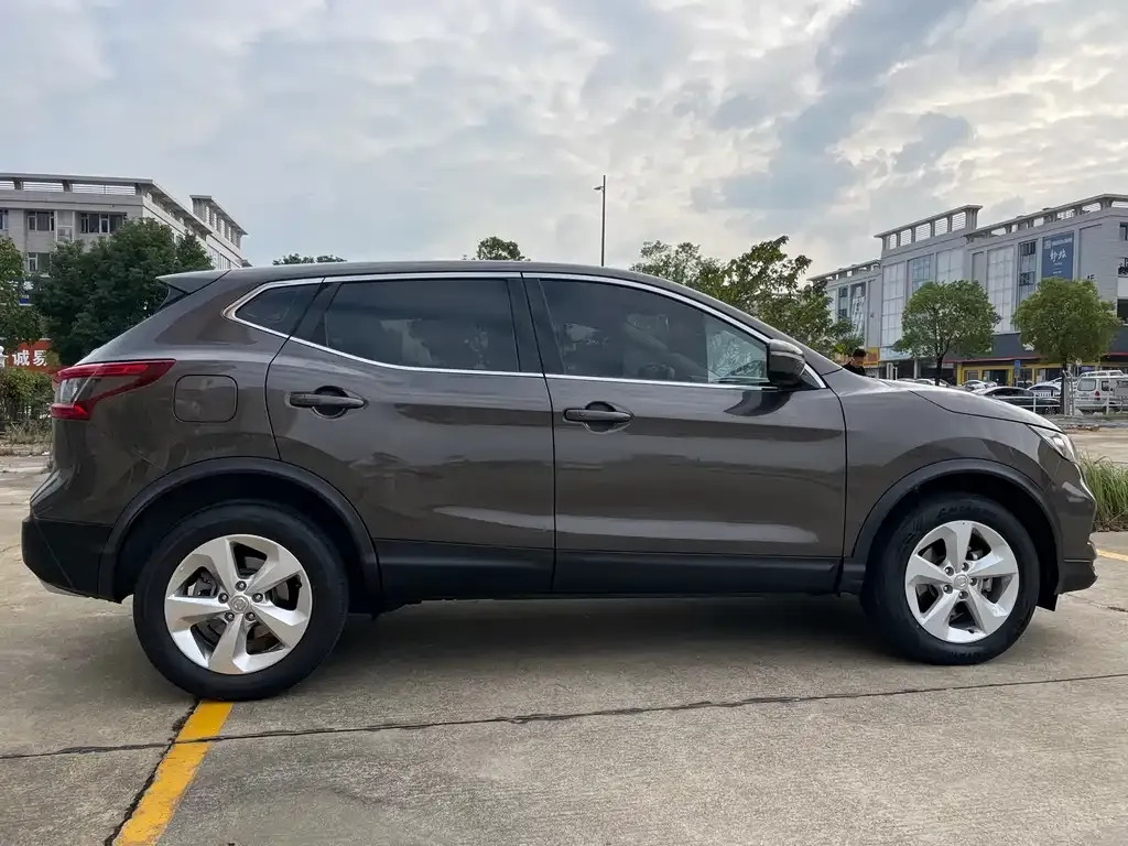 Nissan Qashqai — фото 6