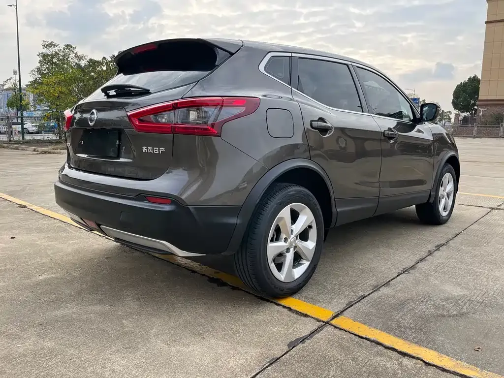 Nissan Qashqai — фото 7