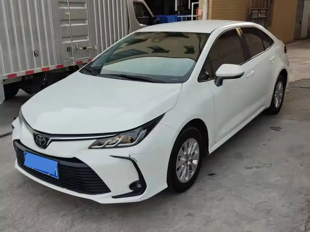 Toyota Corolla — фото 1