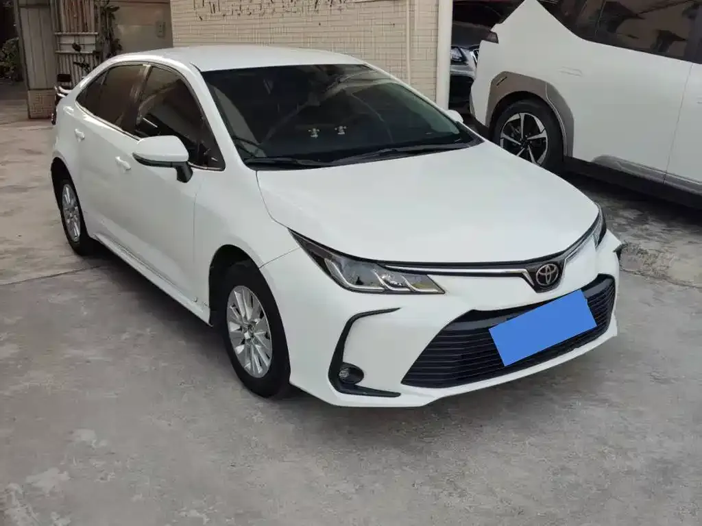 Toyota Corolla — фото 3