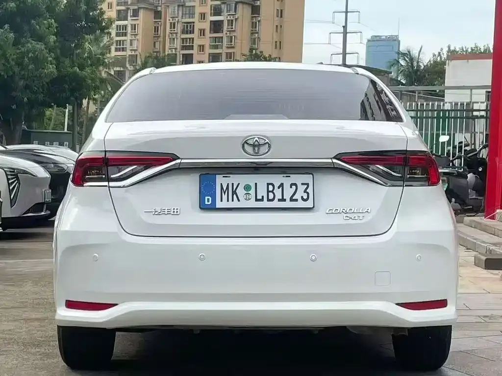 Toyota Corolla — фото 4