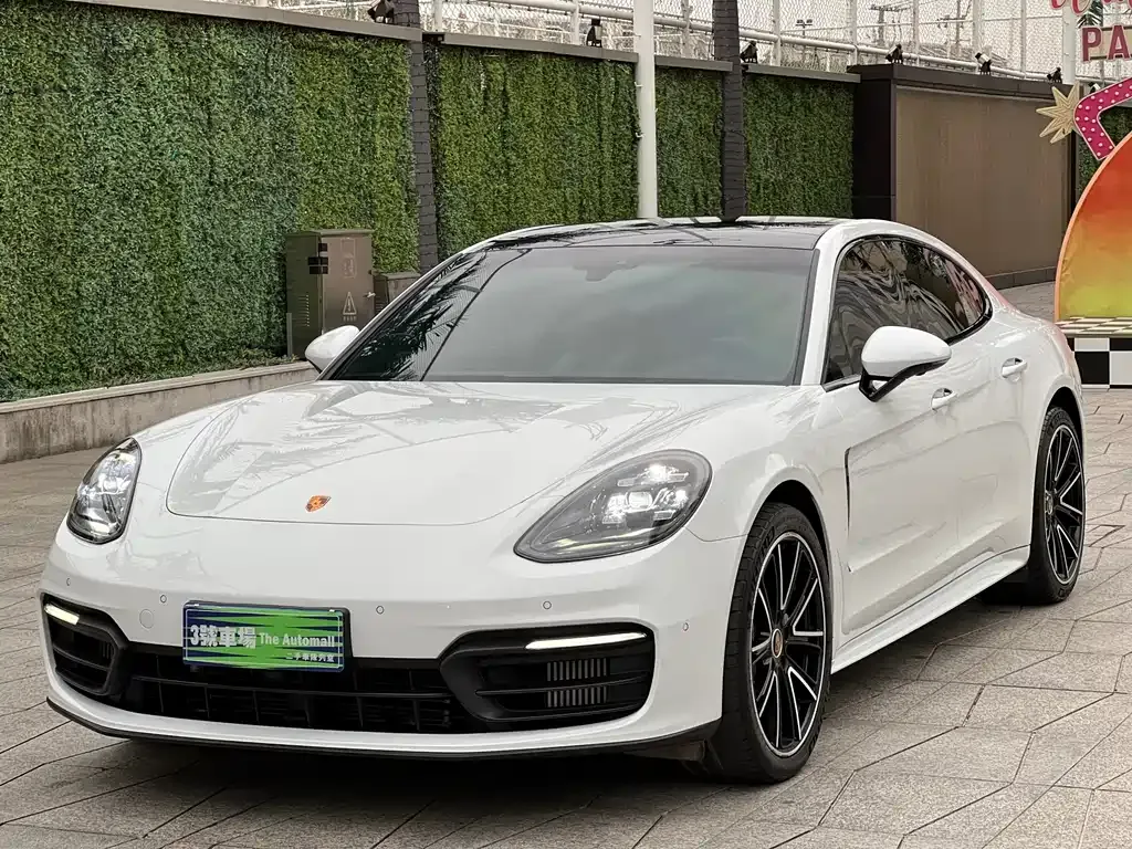 Porsche Panamera — фото 1
