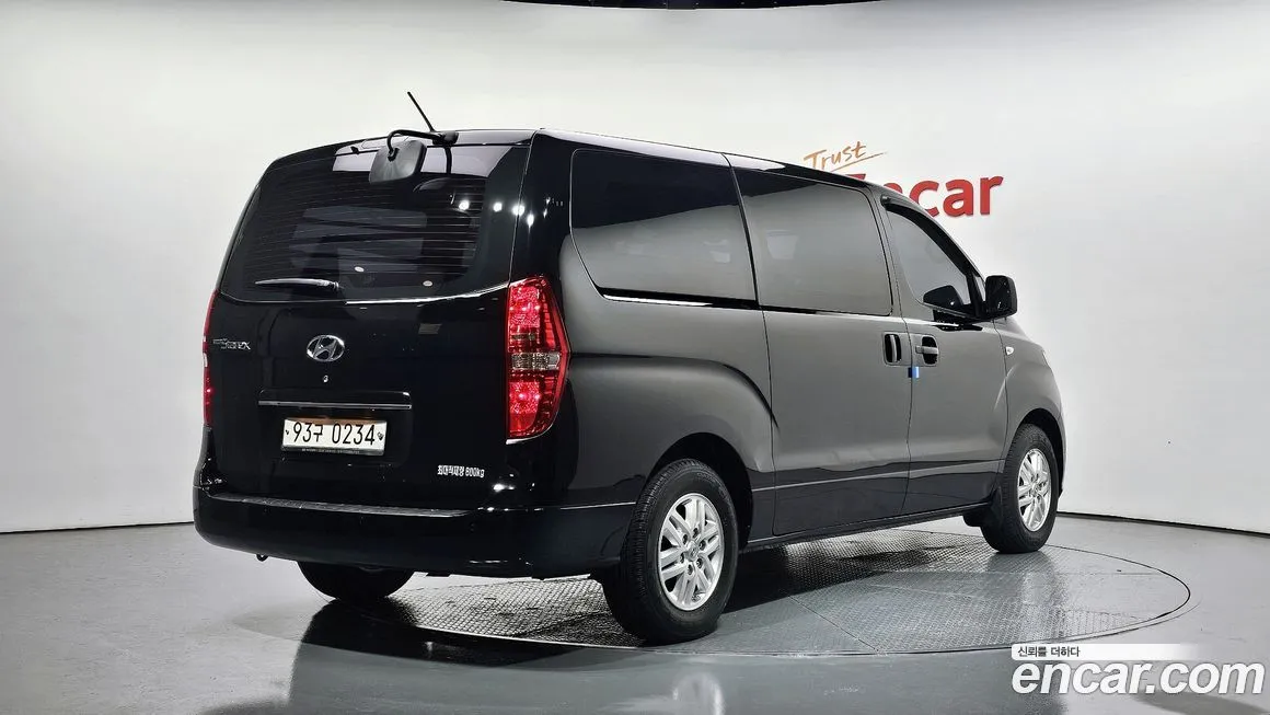 Hyundai Starex — фото 2