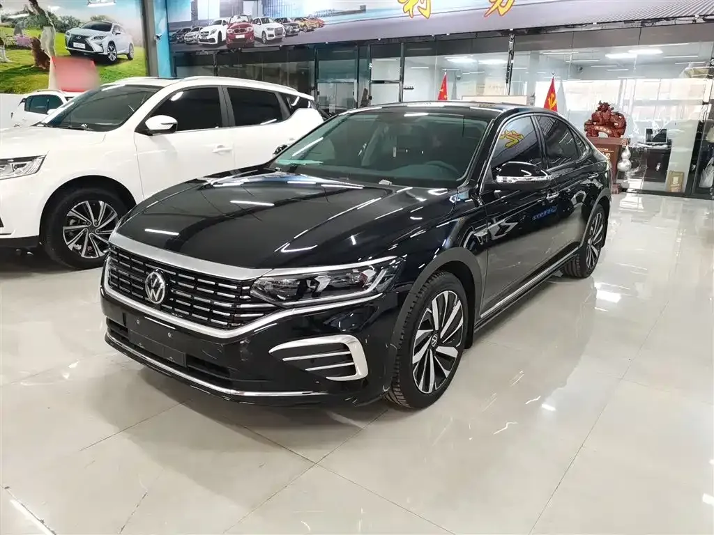 Volkswagen Passat — фото 1