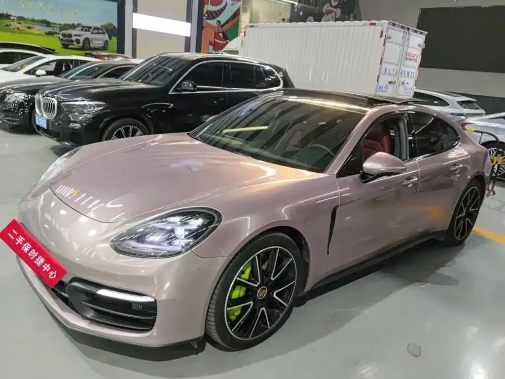 Porsche Panamera — фото 1