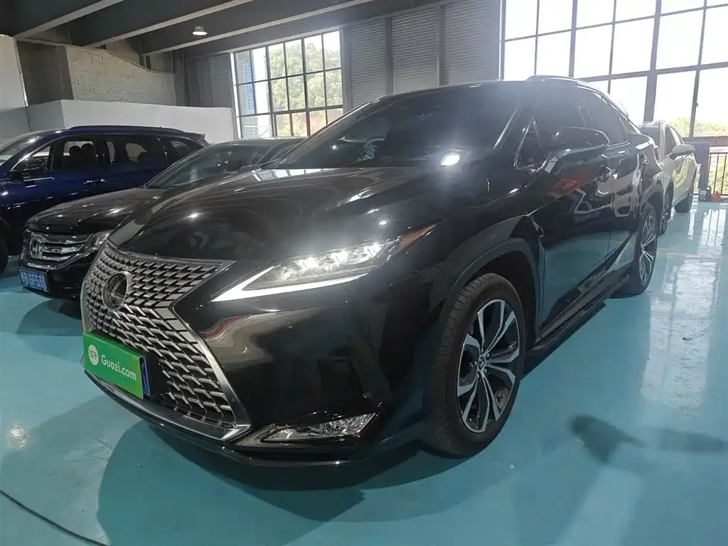 Lexus RX — фото 1