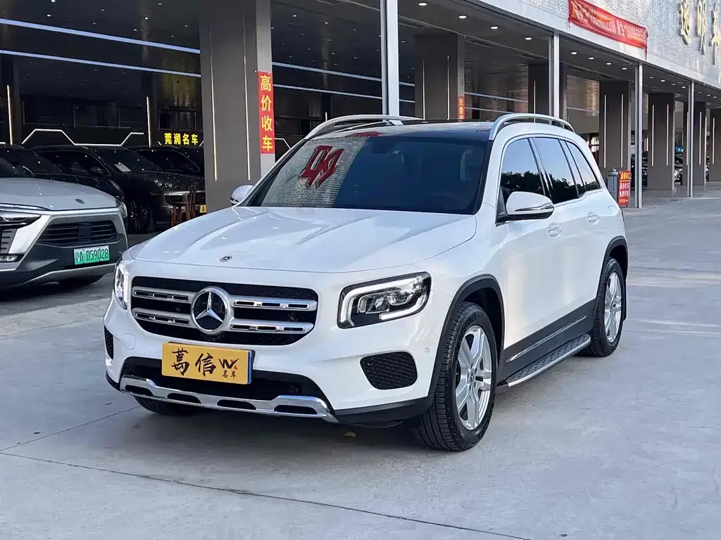 Mercedes-Benz GLB — фото 1