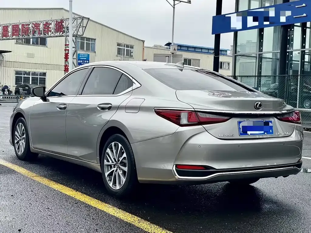 Lexus ES — фото 4