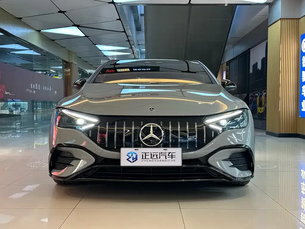 Mercedes-Benz EQE AMG — фото 2