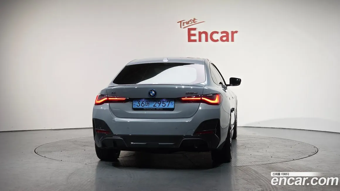 BMW i4 — фото 4
