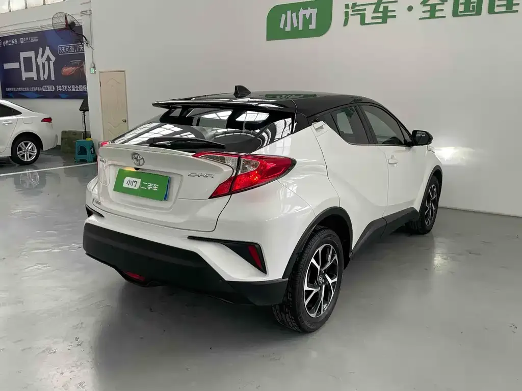 Toyota C-HR — фото 5