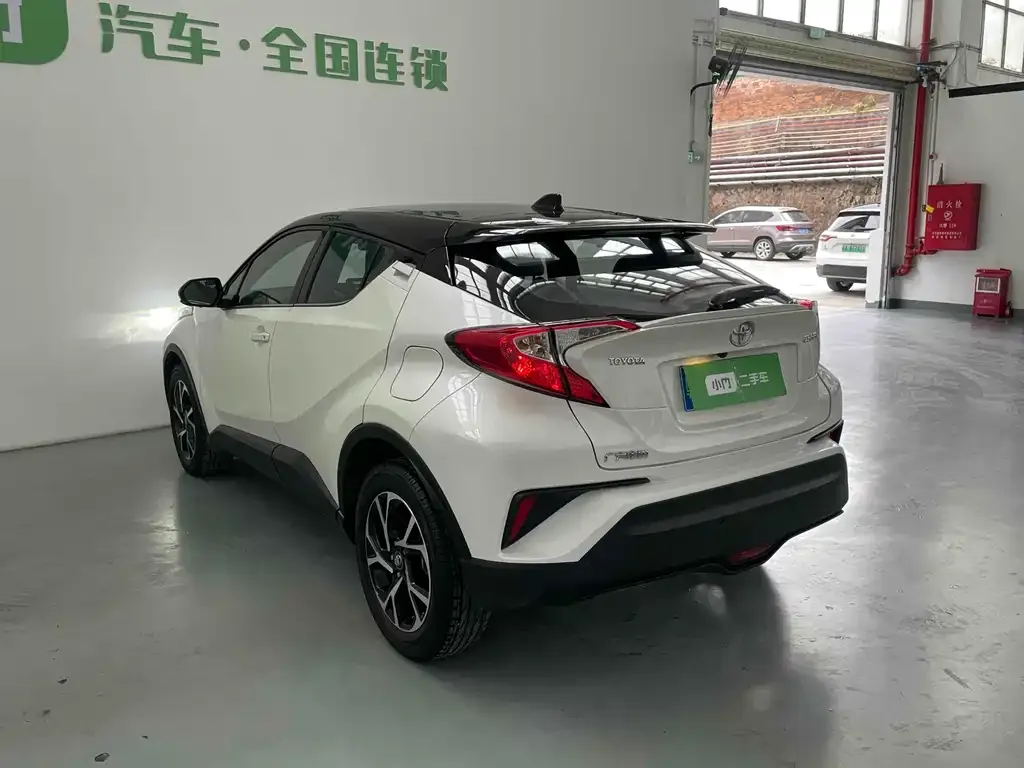 Toyota C-HR — фото 6