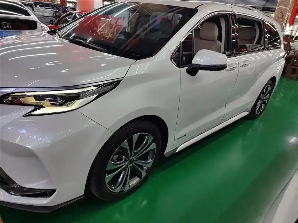 Toyota Granvia — фото 5