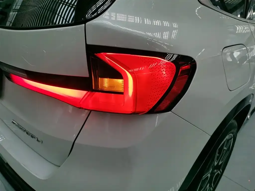 BMW X1 — фото 8