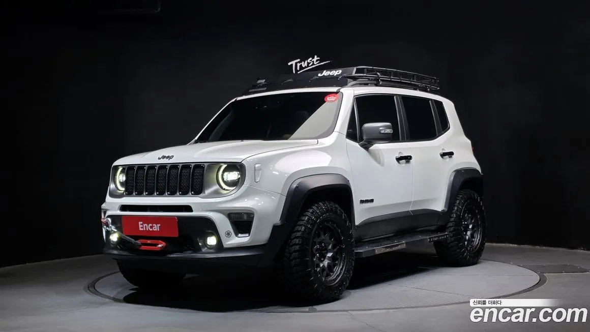 Jeep Renegade — фото 1