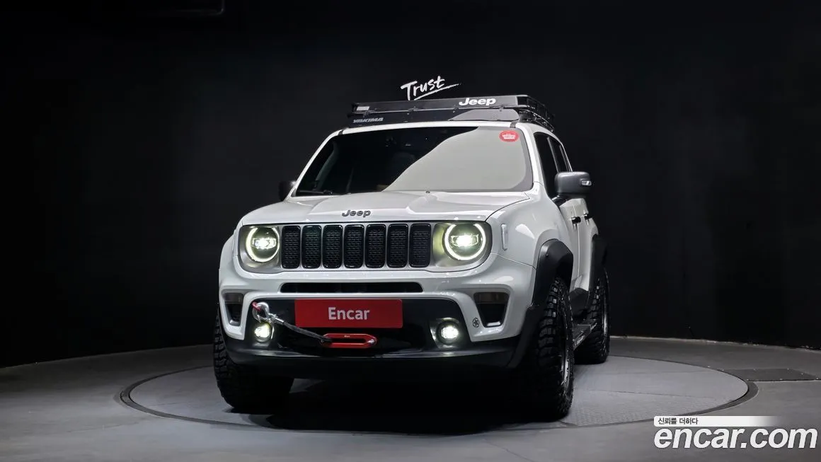 Jeep Renegade — фото 3