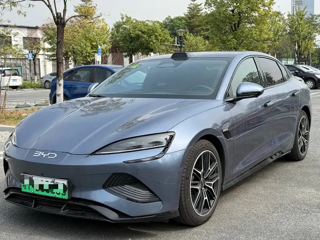 BYD Seal — фото 1