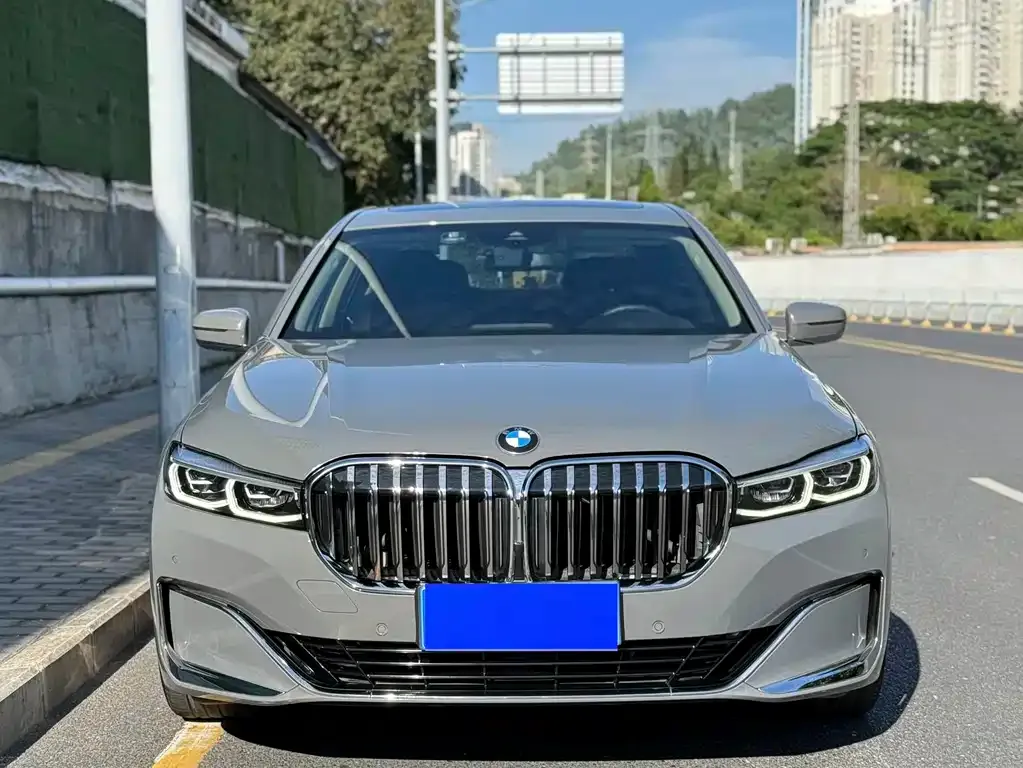 BMW 7 Series — фото 2