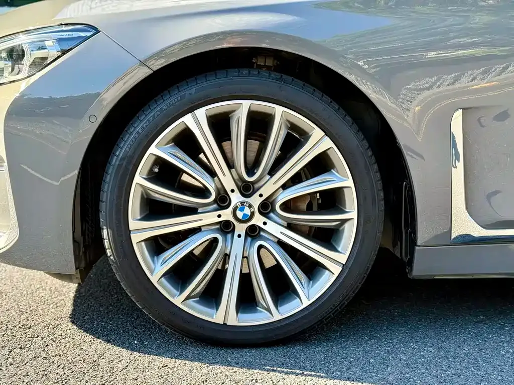 BMW 7 Series — фото 4