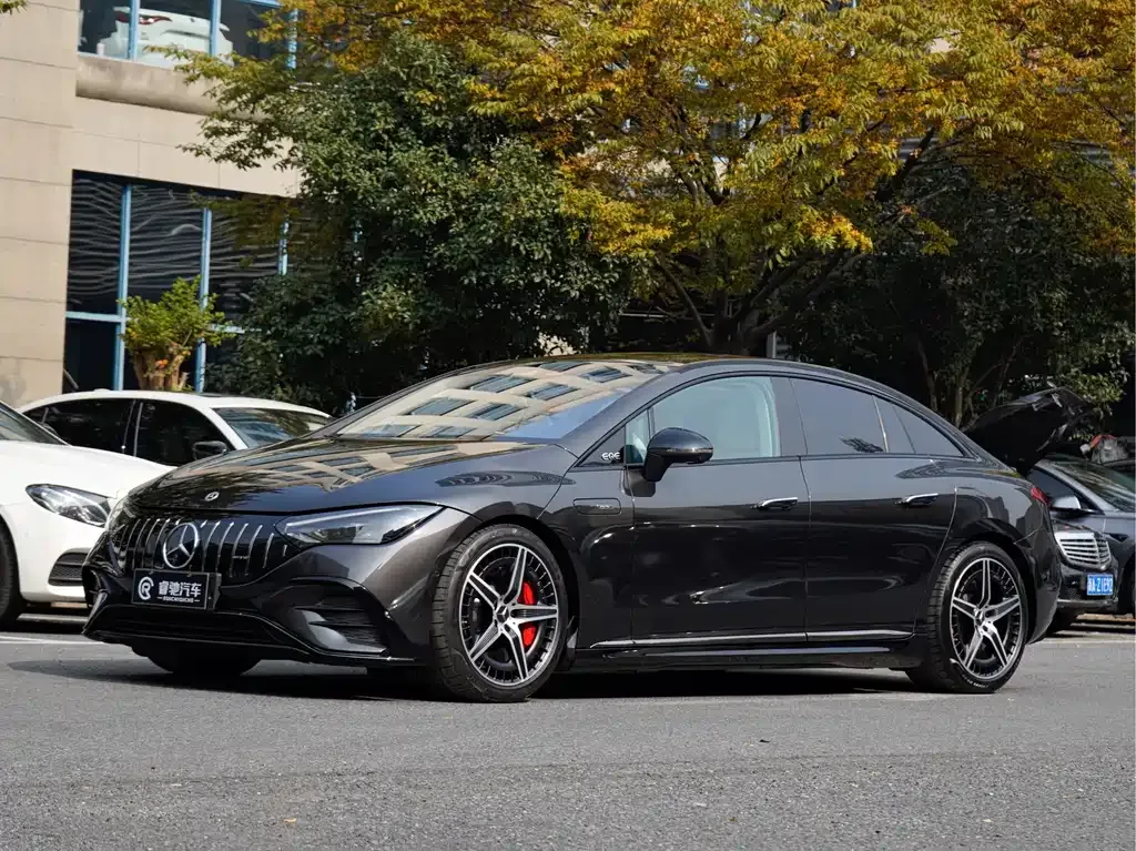 Mercedes-Benz EQE AMG — фото 2