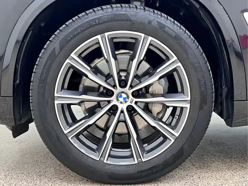 BMW X5 — фото 9
