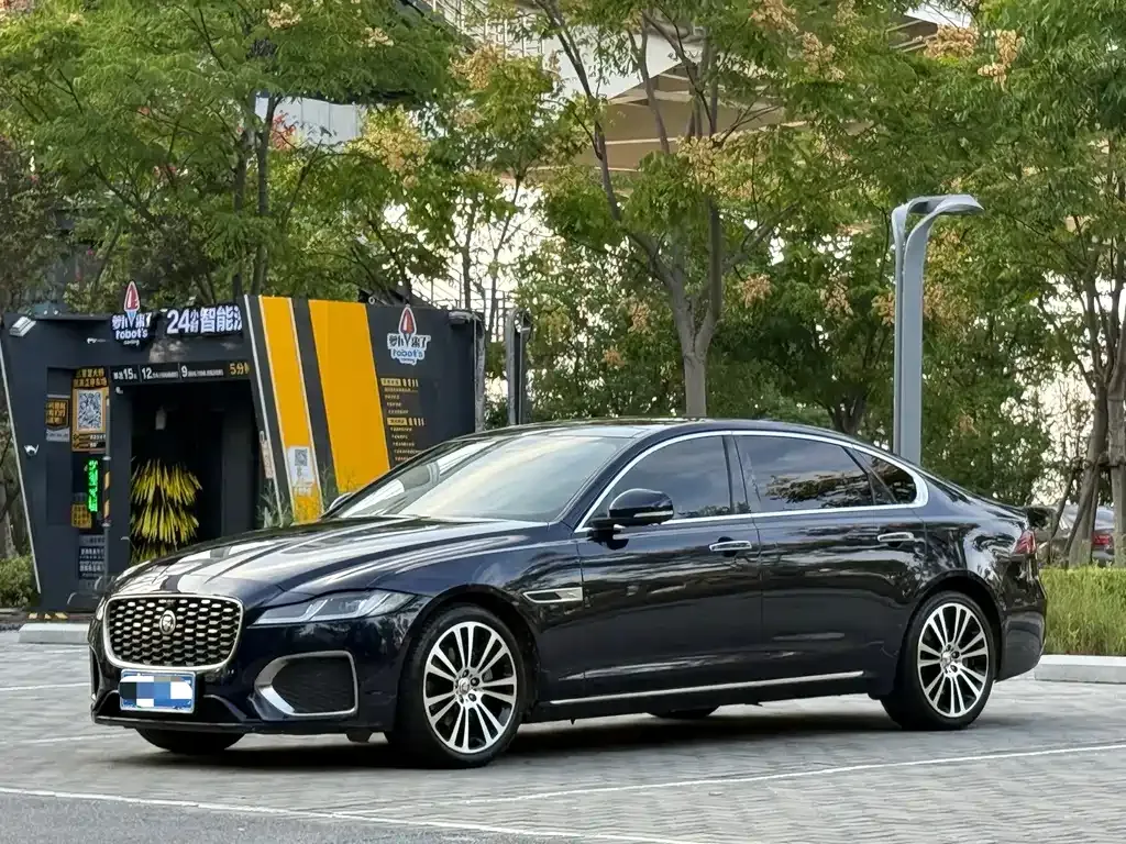 Jaguar XFL — фото 1