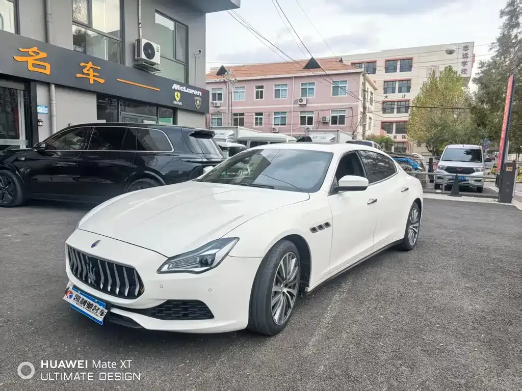 Maserati Quattroporte — фото 1