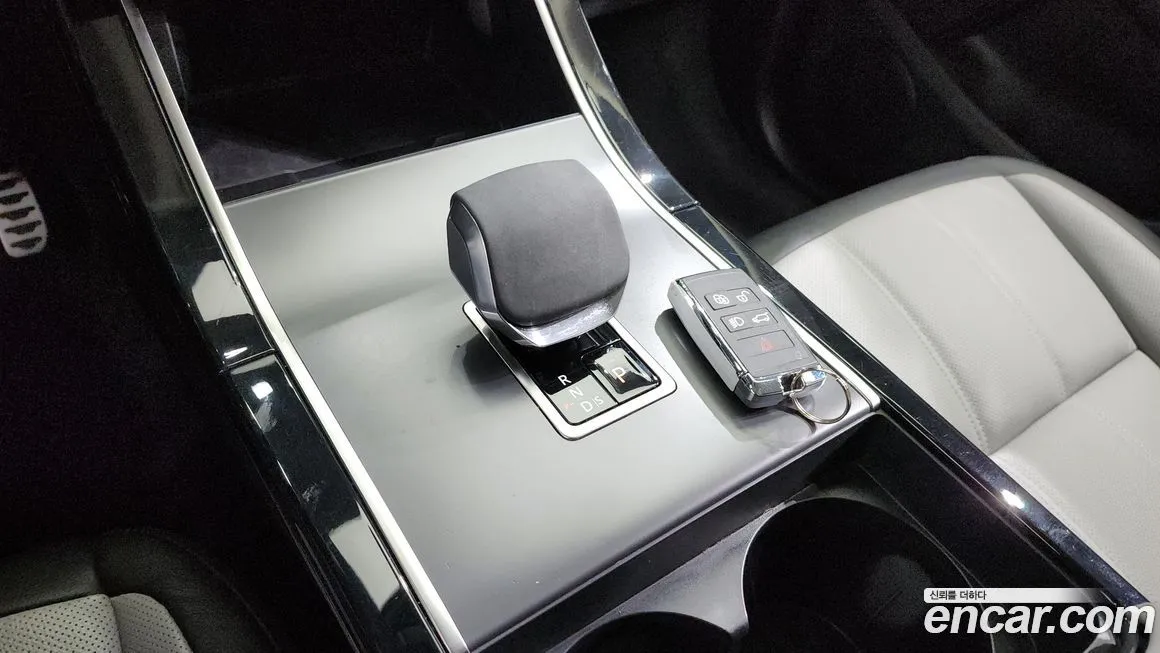 Land Rover Range Rover Evoque — фото 9