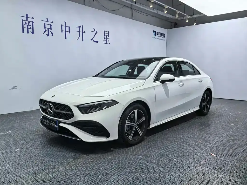 Mercedes-Benz A-Class — фото 1