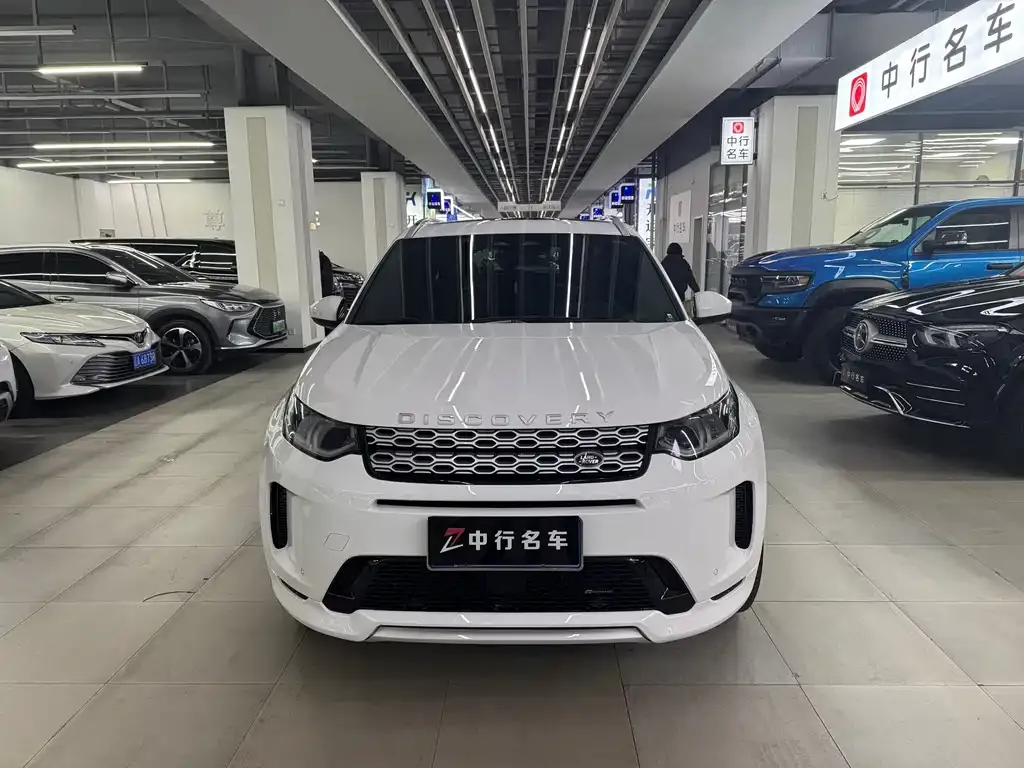 Land Rover Discovery Sport — фото 1