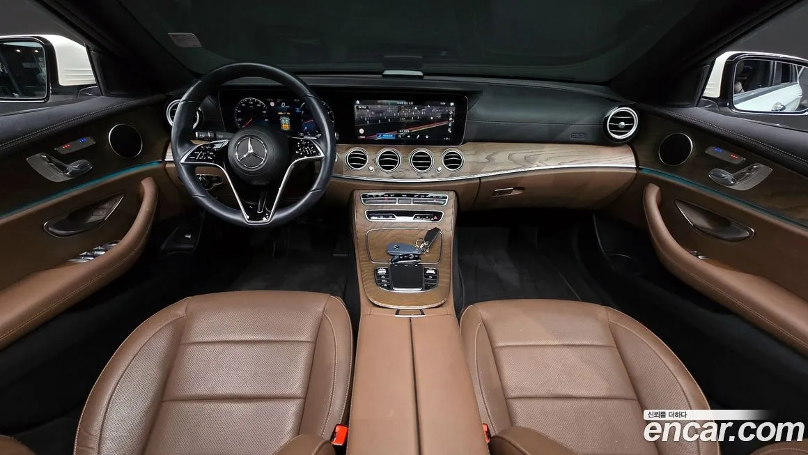 Mercedes-Benz E-Class — фото 5
