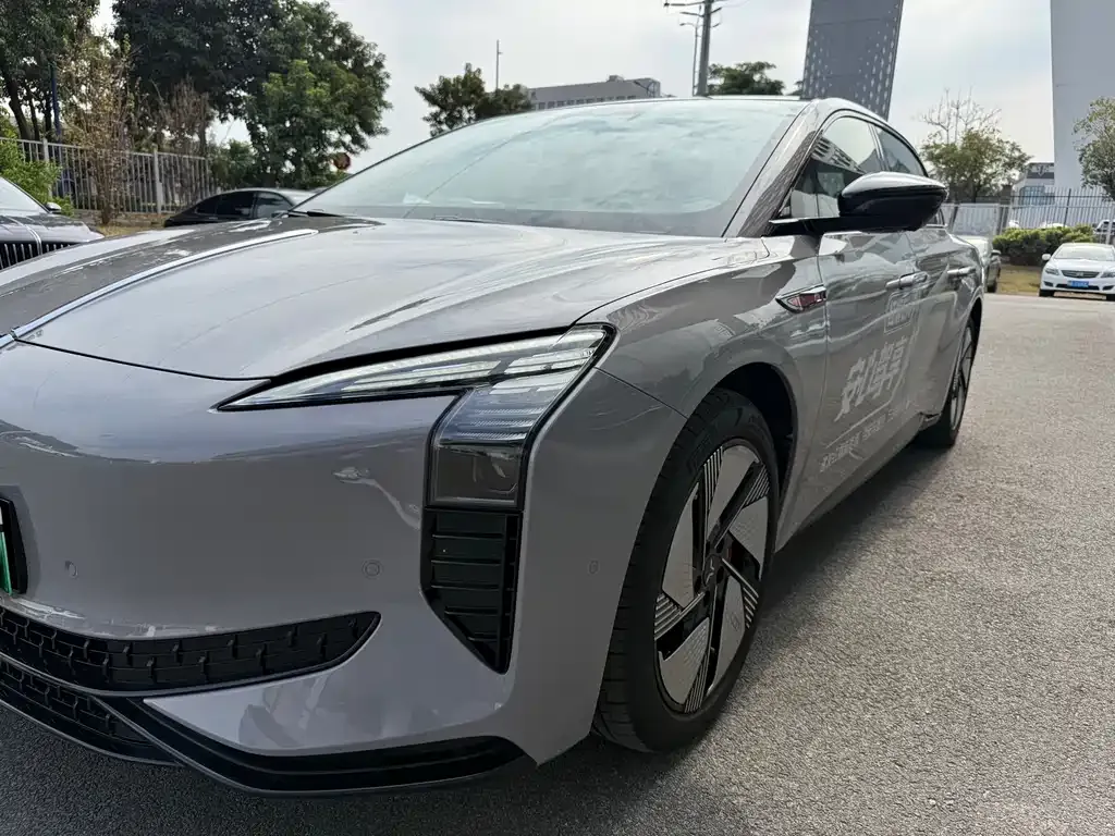 Hongqi EH7 — фото 10