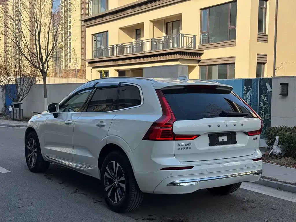 Volvo XC60 — фото 7